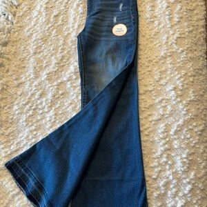 Wonder Nation girls flare leggings. Size 7/8. NWT Distressed. Raw hem.